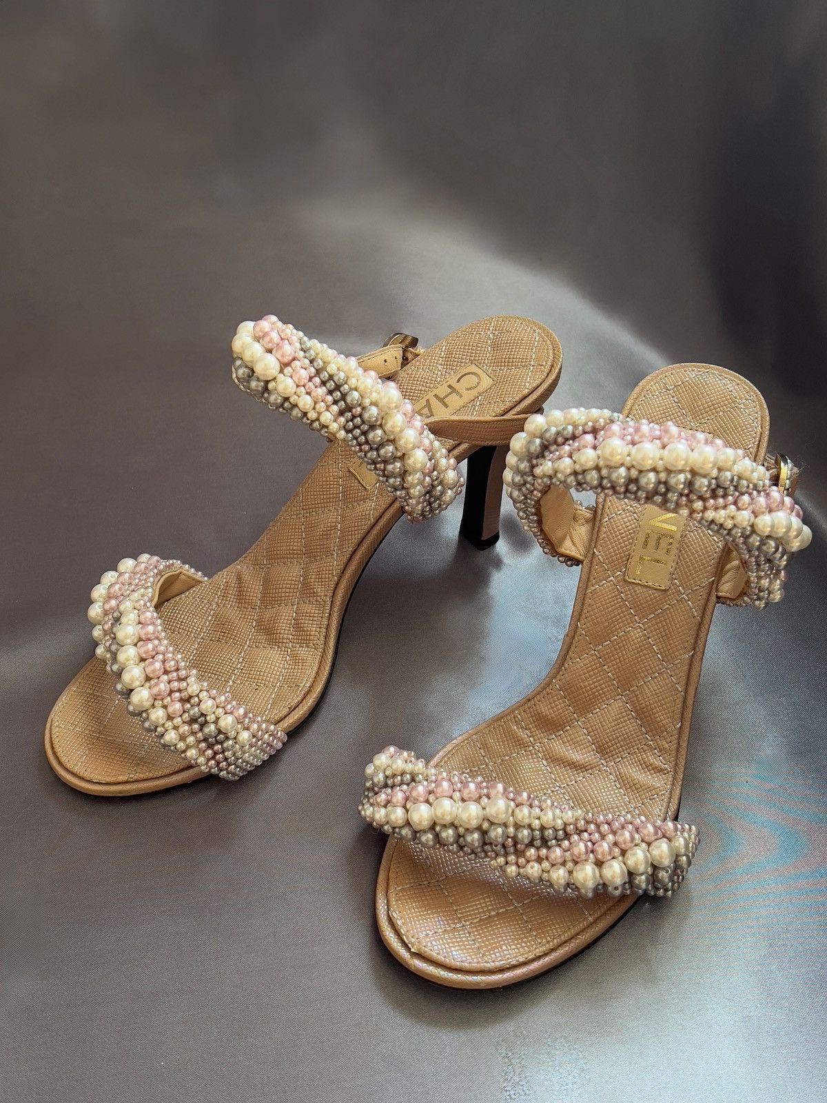 Chanel High heels Chanel in beige leather and pearls Size US 7.5 / IT 37.5 - 2 Thumbnail