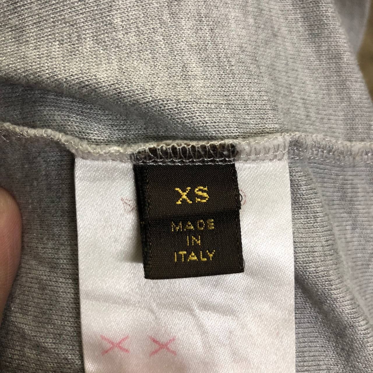 Louis Vuitton Louis Vuitton Velvet Logo tee Size US S / EU 44-46 / 1 - 5 Thumbnail