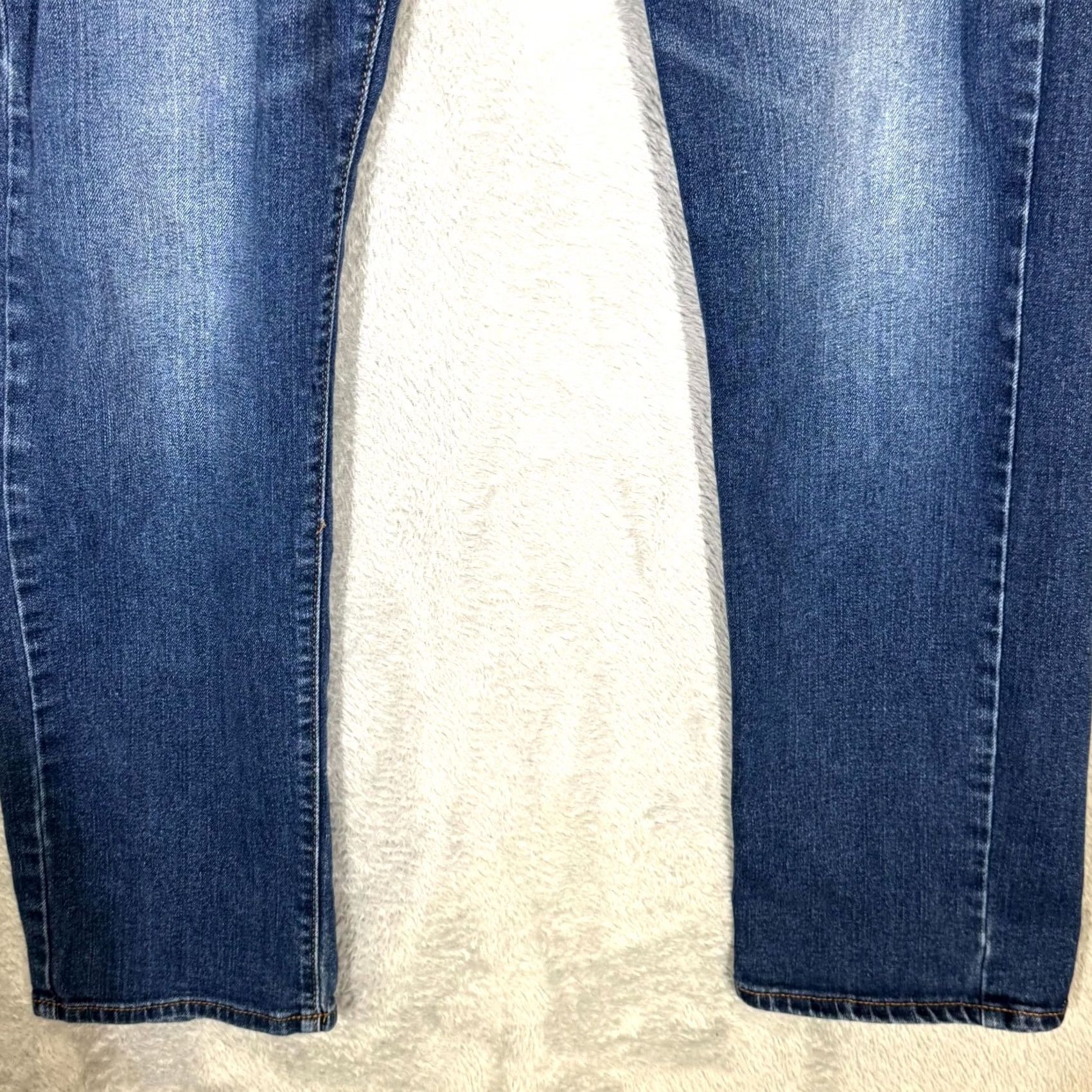 Lucky Brand Lucky Brand 410 Athletic Slim Jeans Men’s 32 x 30 Blue Denim Straight Mid-Rise 5-Pocket Button Zip Vintage No N/A Size US 32 / EU 48 - 5 Thumbnail