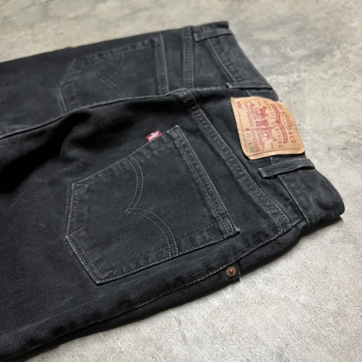 Levi's × Levi's Vintage Clothing × Vintage Vintage 90’s Levi’s 550 🇺🇸 Relax-Fit Black Denim Jeans Size US 30 / EU 46 - 2 Thumbnail