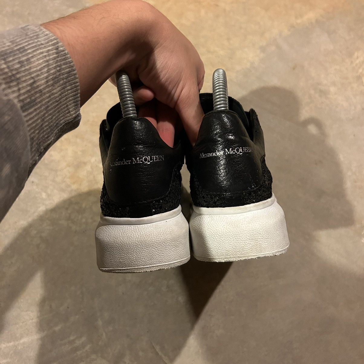 Alexander McQueen × Designer × Japanese Brand Alexander McQueen Oversized Black Glitter Sneakers EU 35 Size US 5 / EU 37 - 4 Thumbnail