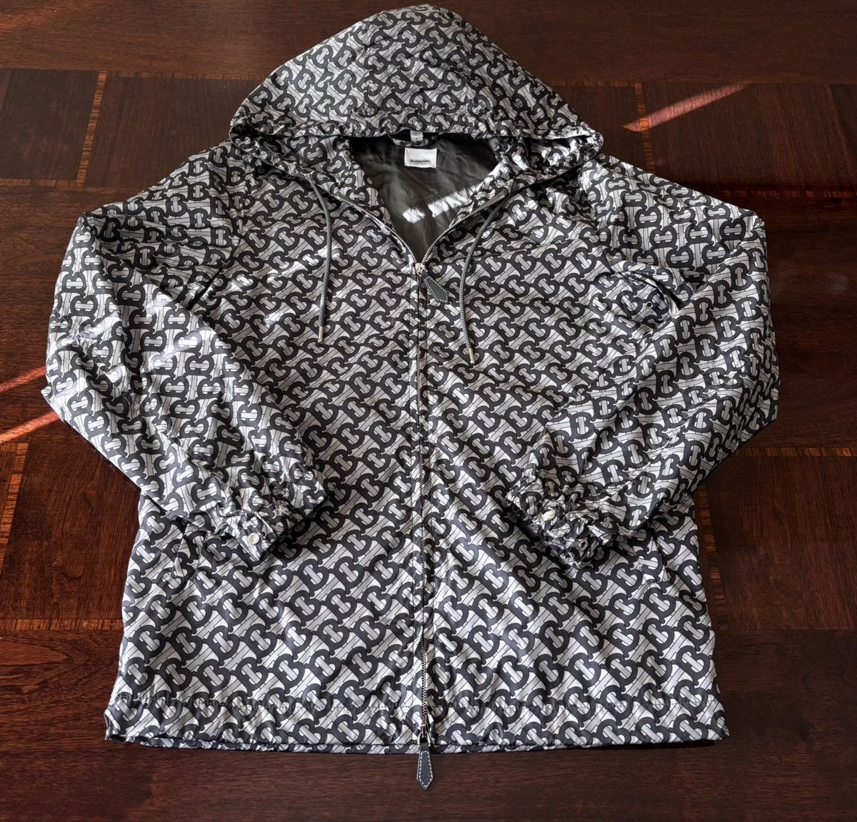Burberry Burberry TB Windbreaker Size US S / EU 44-46 / 1 - 1 Thumbnail