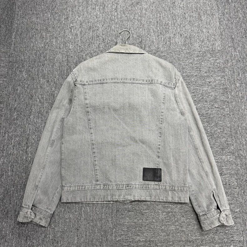 Louis Vuitton Louis Vuitton Grey 3D pocket presbyopic leather denim jacke Size US M / EU 48-50 / 2 - 4 Thumbnail