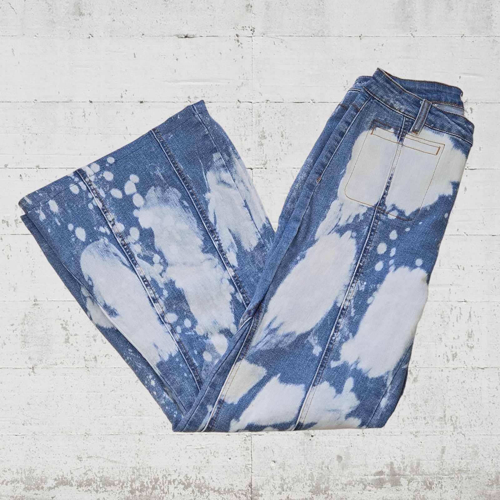 Other Light Wash Bleached Wide Flare Jeans Size 10 Size 32" / US 10 / IT 46 - 7 Thumbnail