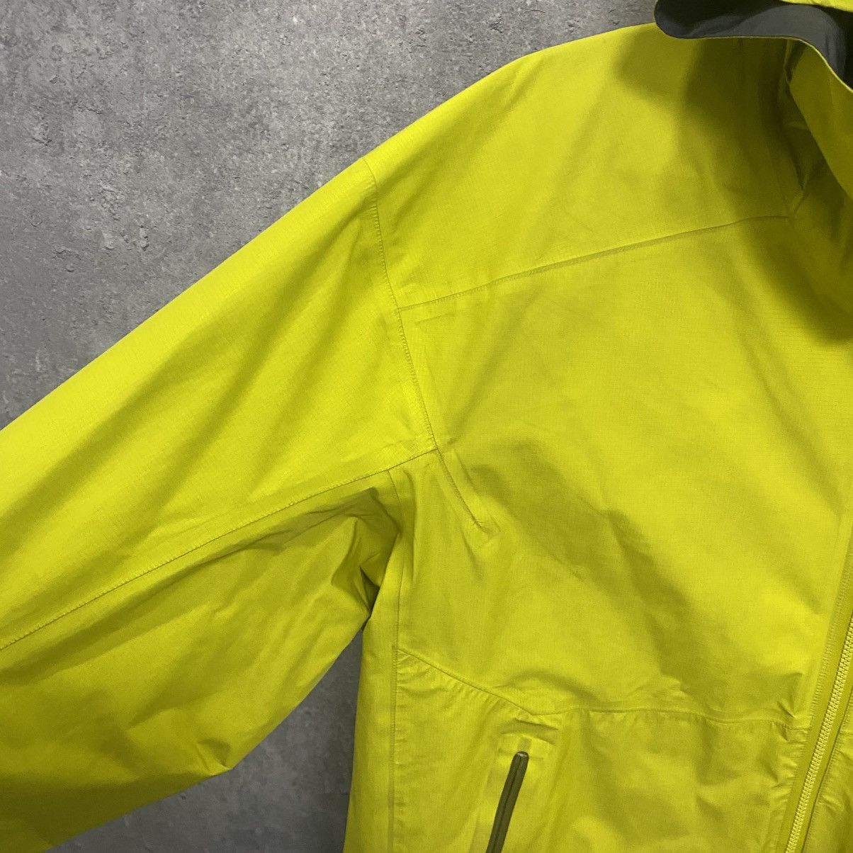 Arc'teryx Men's Arcteryx Beta Gore-Tex Jacket Gorpcore Size US L / EU 52-54 / 3 - 9 Thumbnail
