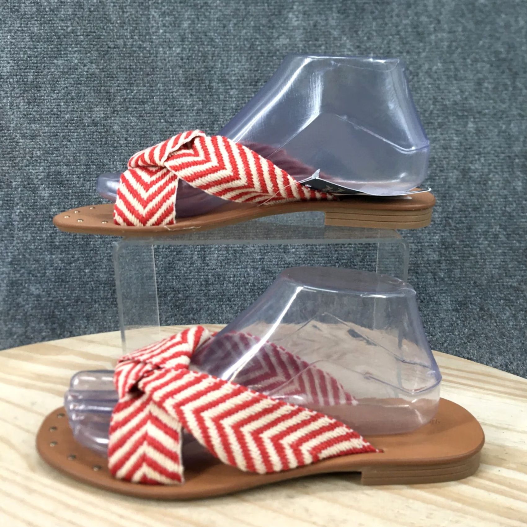 Vintage Universal Thread Sandals Womens 8 Chevron Print Slip On Red Flat Slide Knotted Casual Shoes Womens VINTAGE: No Size US 8 / IT 38 - 2 Thumbnail