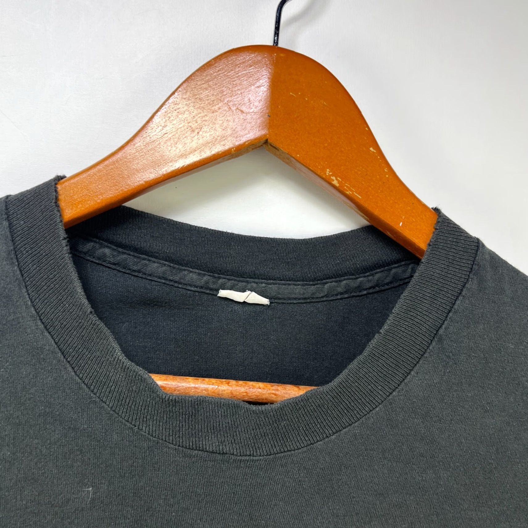 Vintage VINTAGE Sun Faded Blank Black Sleeveless Shirt M Size US M / EU 48-50 / 2 - 3 Thumbnail