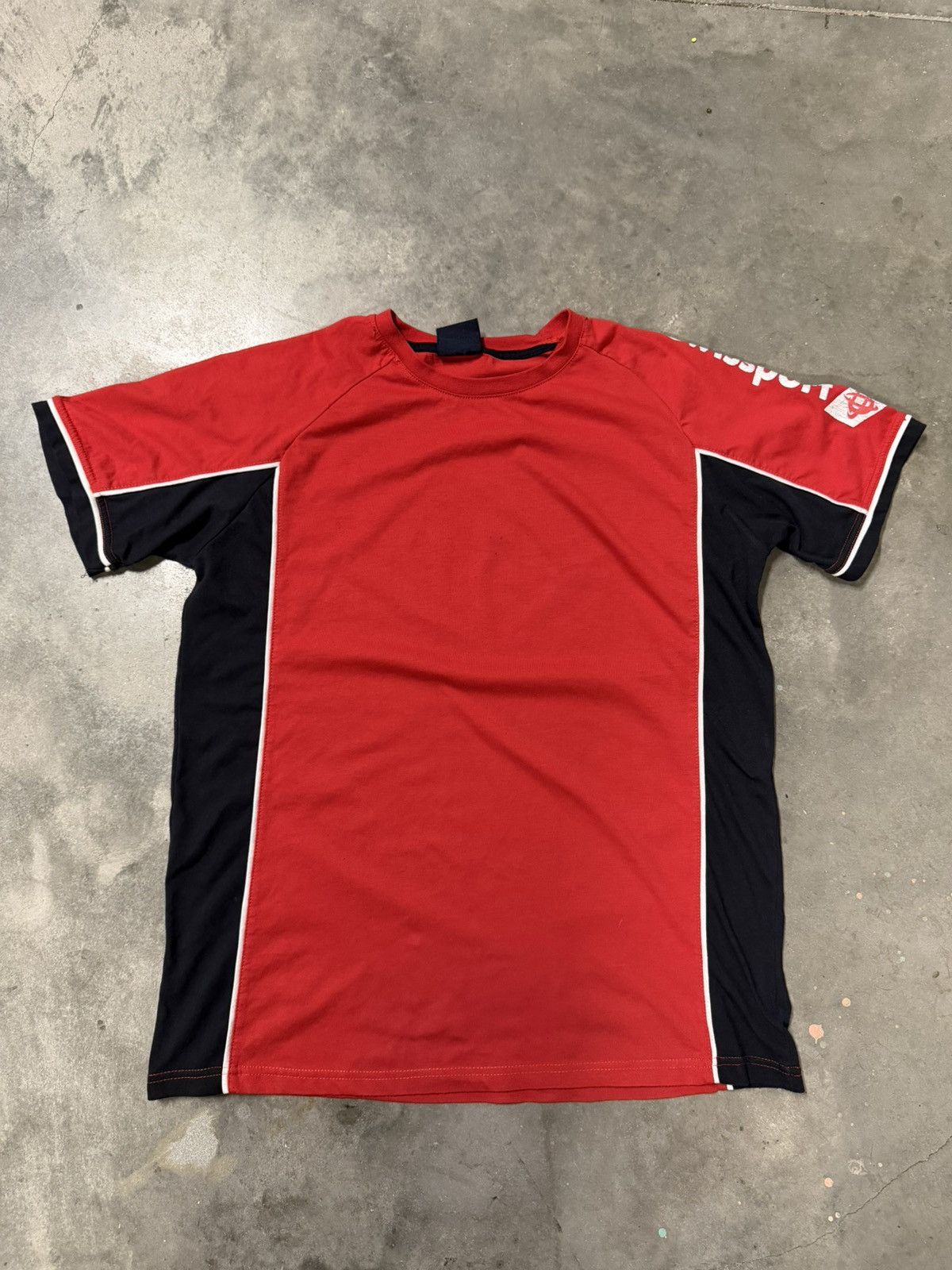 Swissgear Swissport streetwear red shirt Size US L / EU 52-54 / 3 - 1 Thumbnail