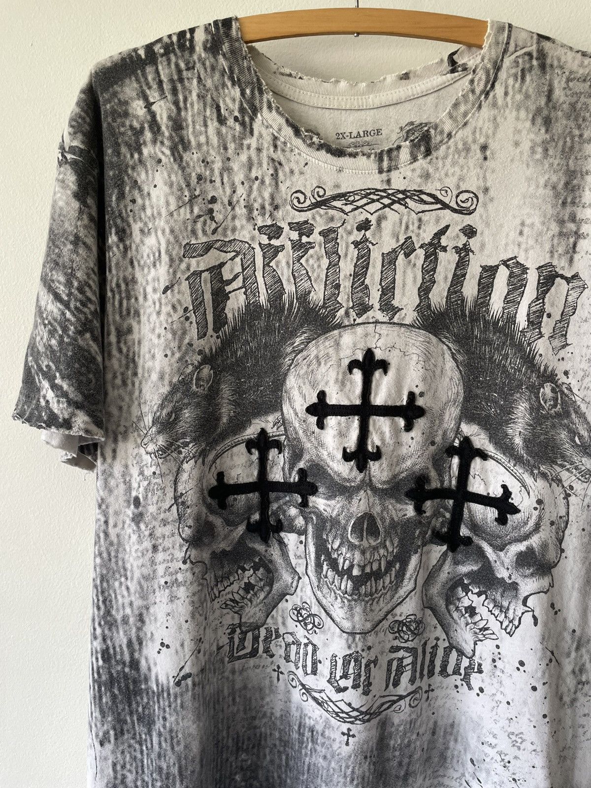 Vintage CRAZY Y2K Affliction Cross Skull Graphic tee Size US XXL / EU 58 / 5 - 2 Thumbnail