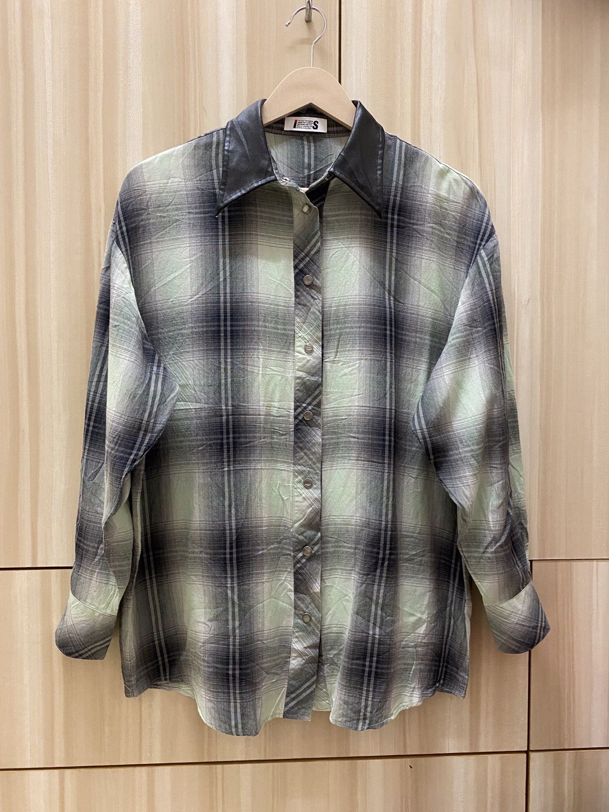 Issey Miyake × Tsumori Chisato Vintage IS Issey Miyake Sport Shadow Plaid Rayon Shirt Size US M / EU 48-50 / 2 - 1 Thumbnail