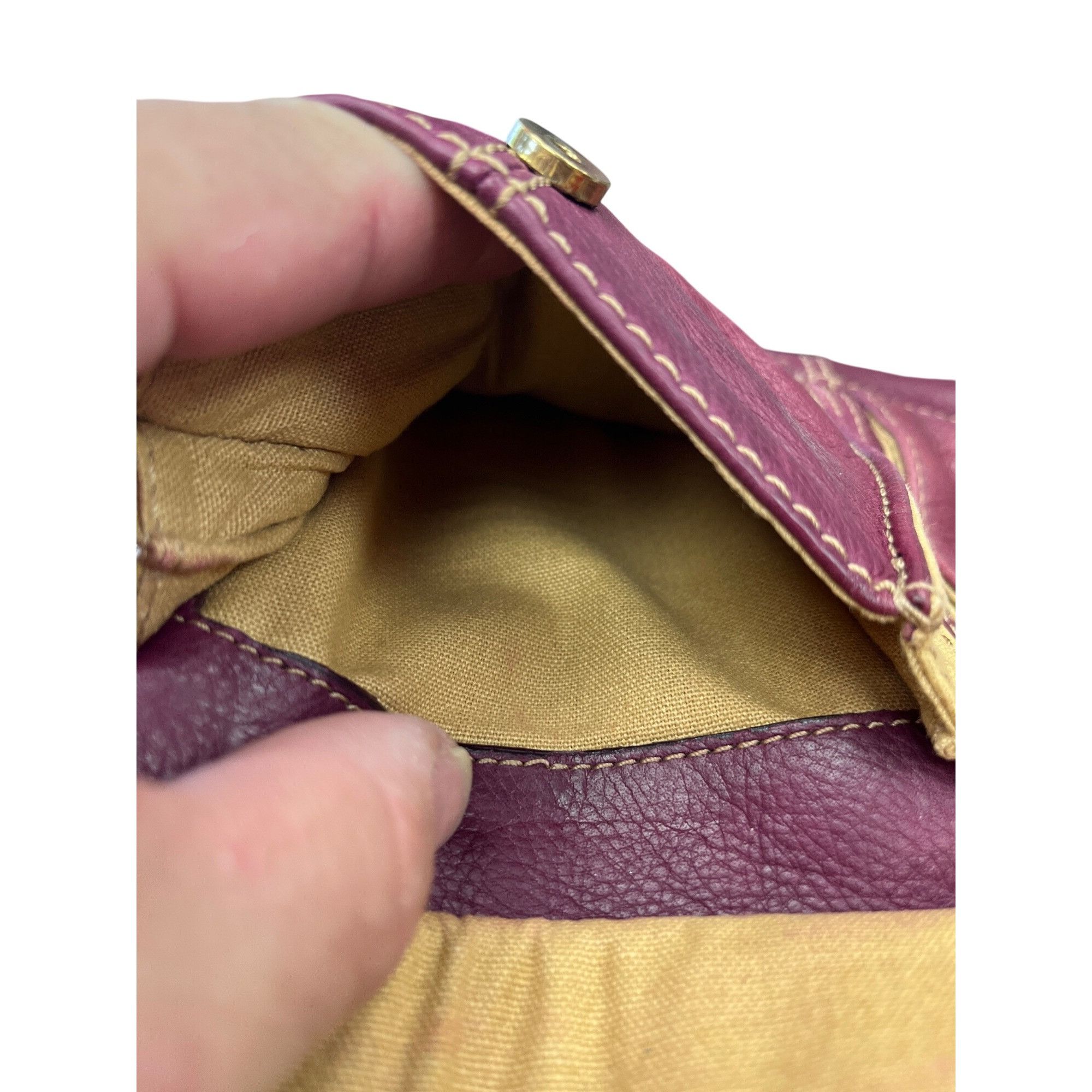 Fossil Fossil VTG wms red gold ware leather crossbody shoulder hand Size ONE SIZE - 6 Thumbnail