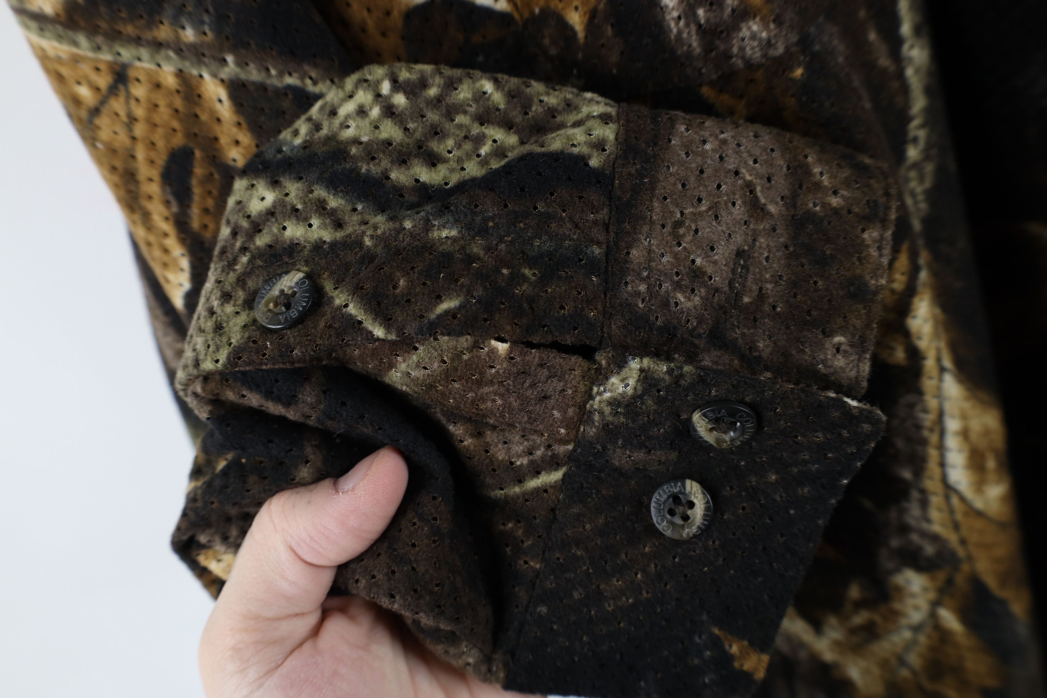 Columbia × Vintage Vintage Columbia Mesh Camouflage Collared Button Down Shirt Size US XL / EU 56 / 4 - 6 Thumbnail
