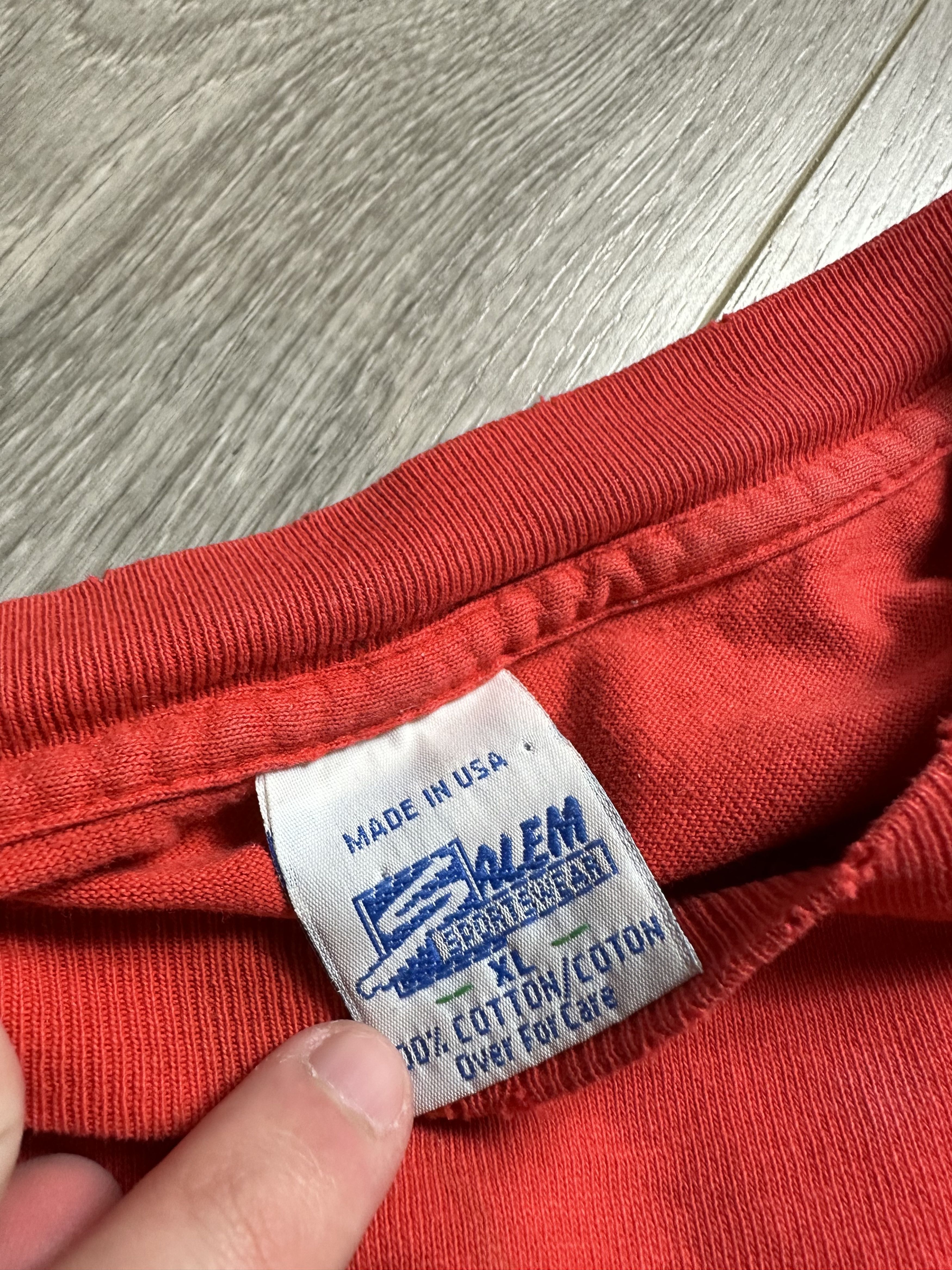 NFL × Salem Sportswear × Vintage Vintage Kansas City Chiefs 1994 Crushing the Green Tee Size US XL / EU 56 / 4 - 6 Thumbnail