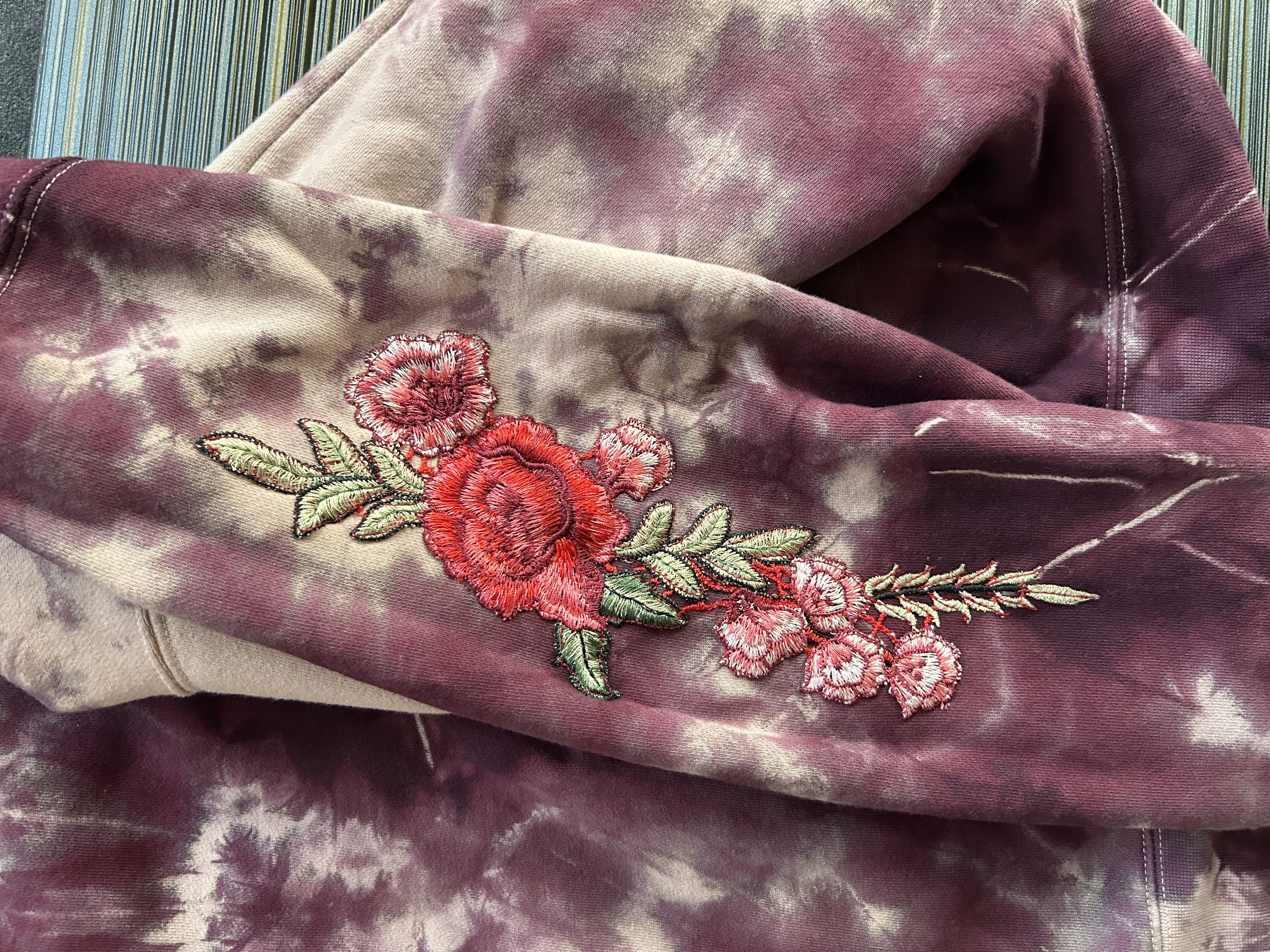 Civil Regime Civil Regime Red marble TIE DYE FLORAL HOODIE Size US M / EU 48-50 / 2 - 3 Thumbnail