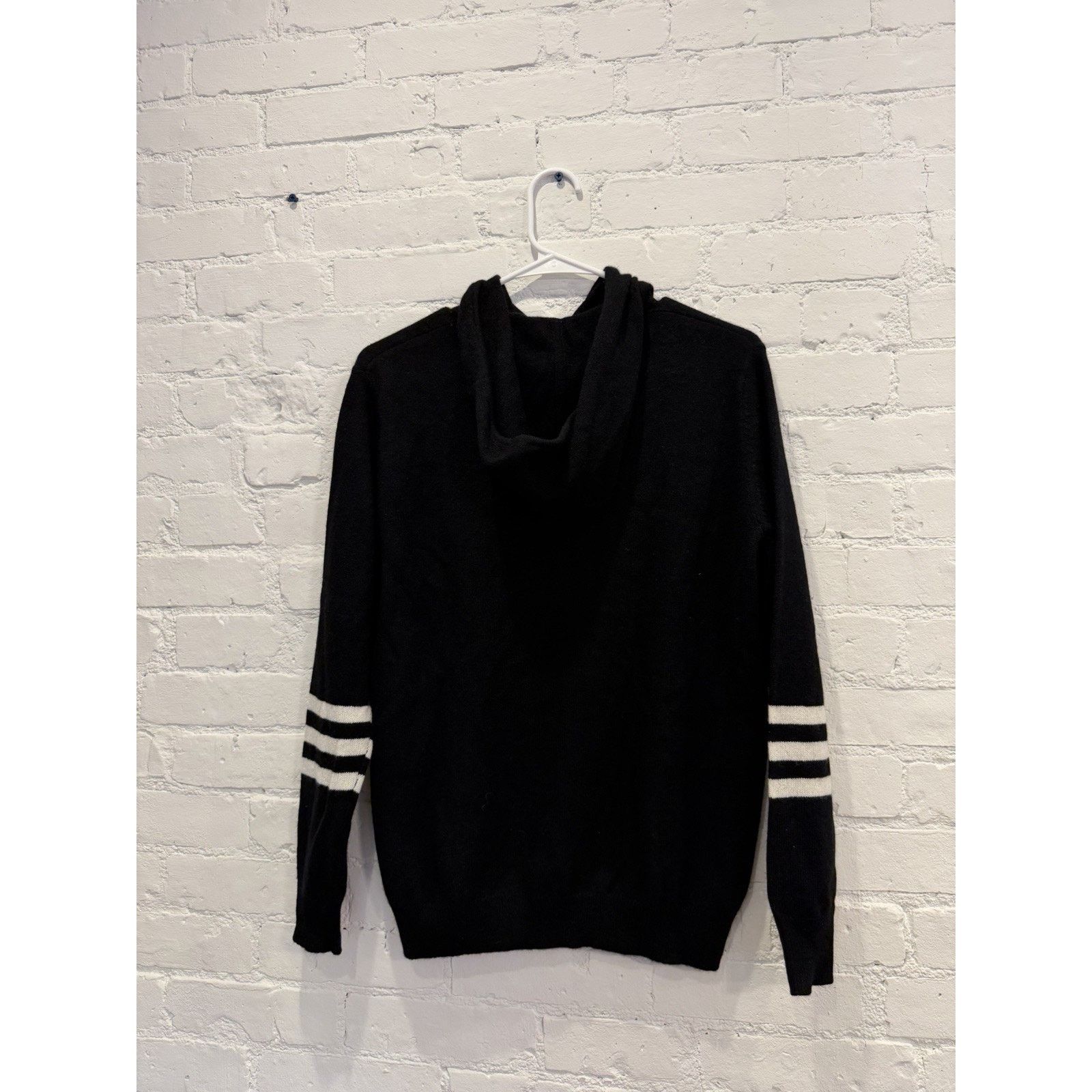 AQUA NWT Aqua Women's Black Striped Sleeve Cashmere Hoodie XS Size XS / US 0-2 / IT 36-38 - 5 Thumbnail