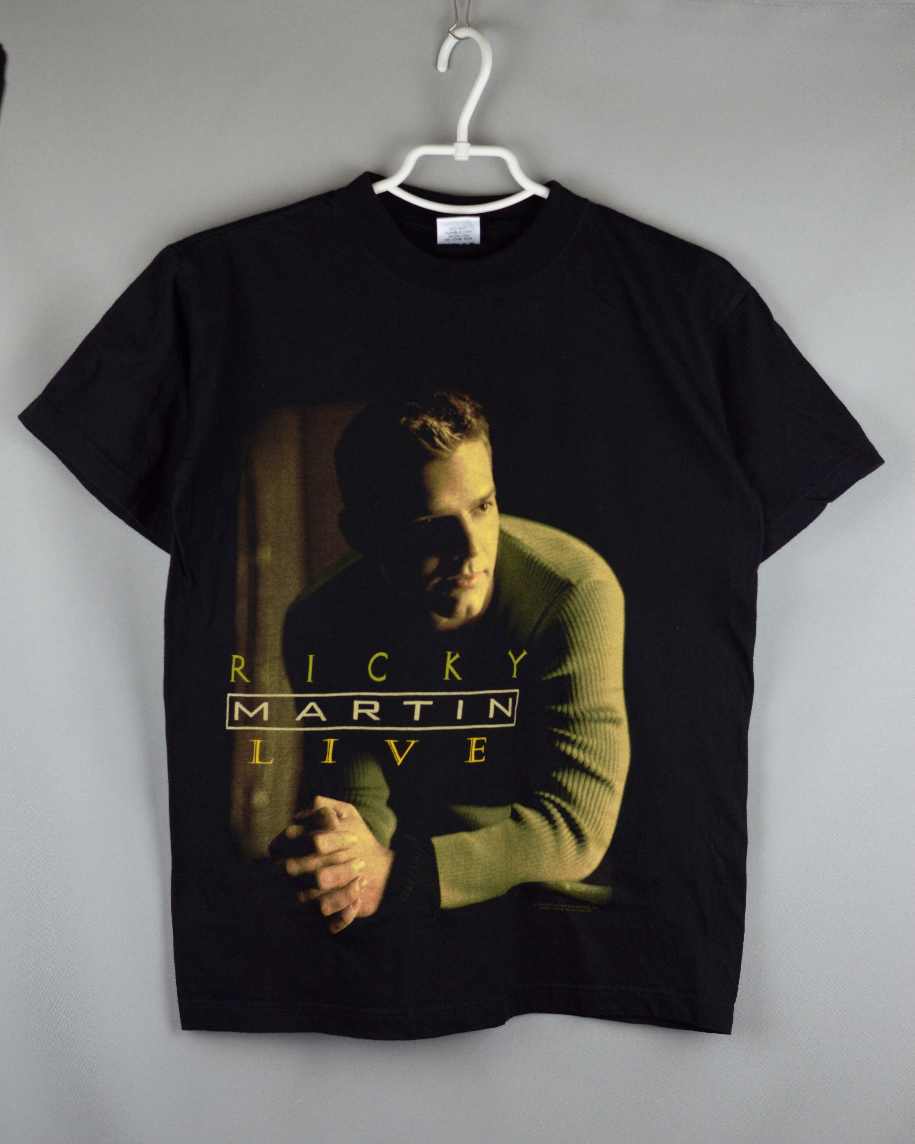 Vintage Vintage Ricky Martin Live 1999 t shirt Size US S / EU 44-46 / 1 - 1 Thumbnail