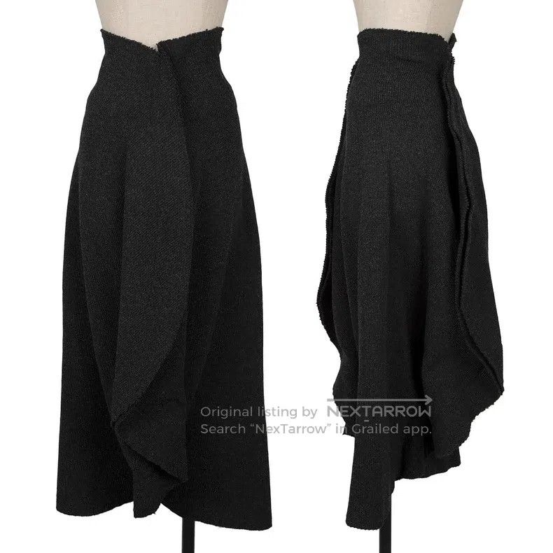 Comme des Garcons Comme Des Garcons size M Deformed knit half skirt Size 25" / US 0 / IT 36 - 1 Thumbnail