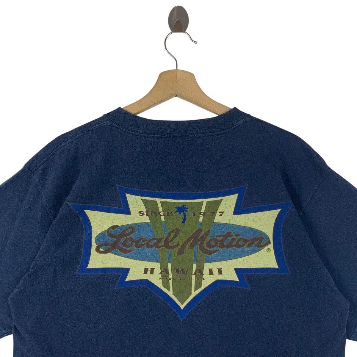 Vintage Vintage 90s LOCAL MOTION big logo Surfing tee Size US L / EU 52-54 / 3 - 9 Thumbnail