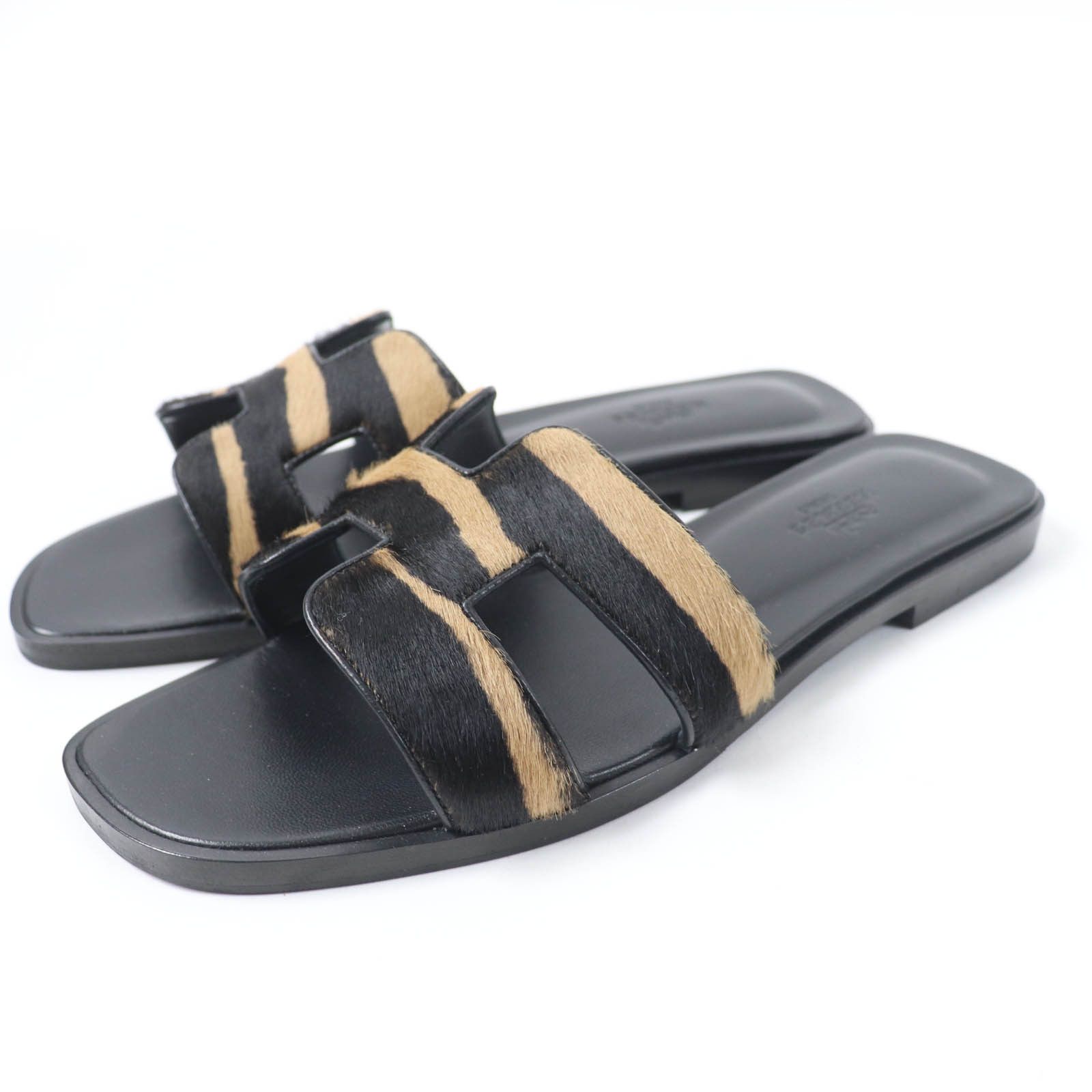Hermes Hermes Oran Harako Leather Sandals Leather Shoes in Black, Women's