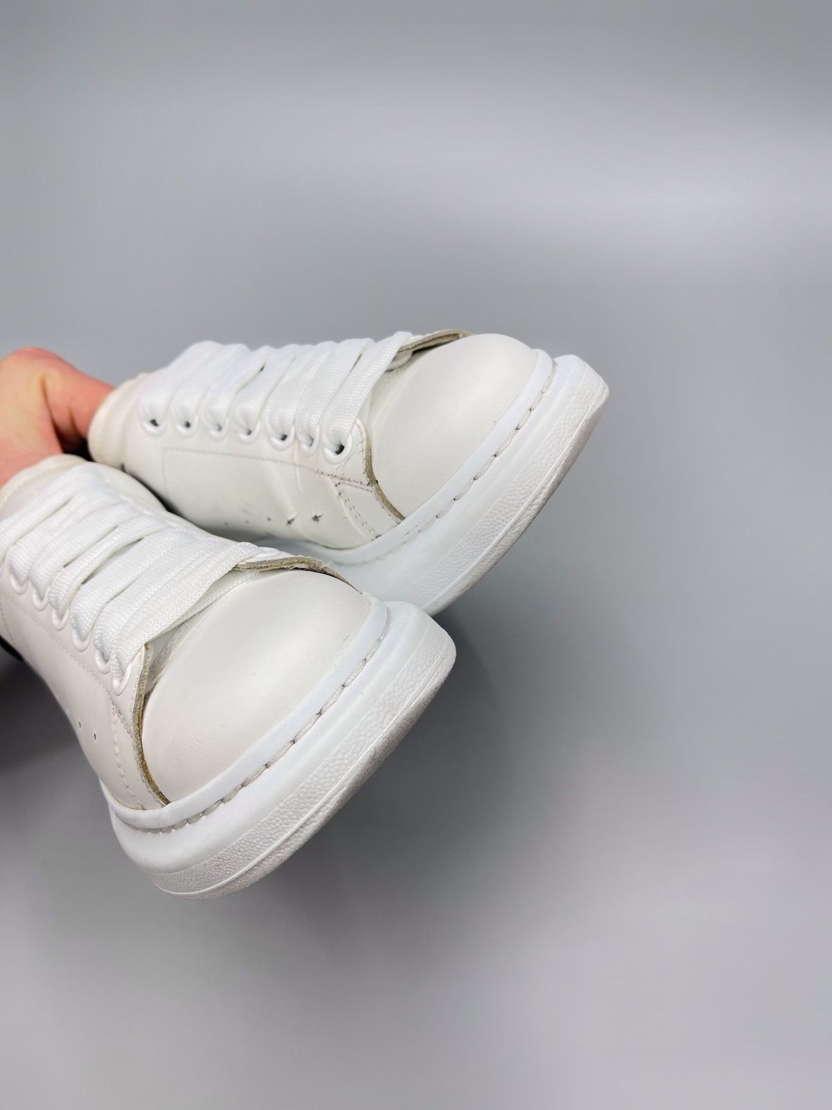 Alexander McQueen Alexander Mcqueen White Oversize Sneakers Size US 6 / IT 36 - 13 Thumbnail