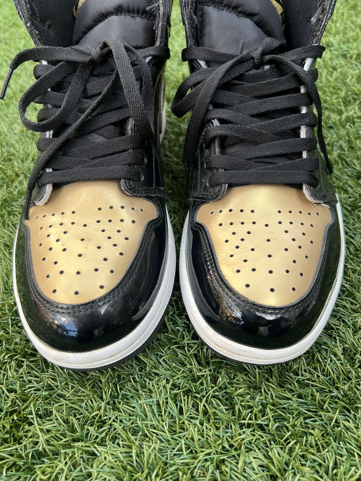 Jordan Brand Jordan 1 Patent Gold Toe Size US 10.5 / EU 43-44 - 3 Thumbnail
