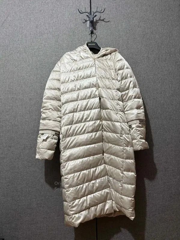 Max Mara MaxMara Silver Long Padded Coat . Size M / US 6-8 / IT 42-44 - 1 Thumbnail