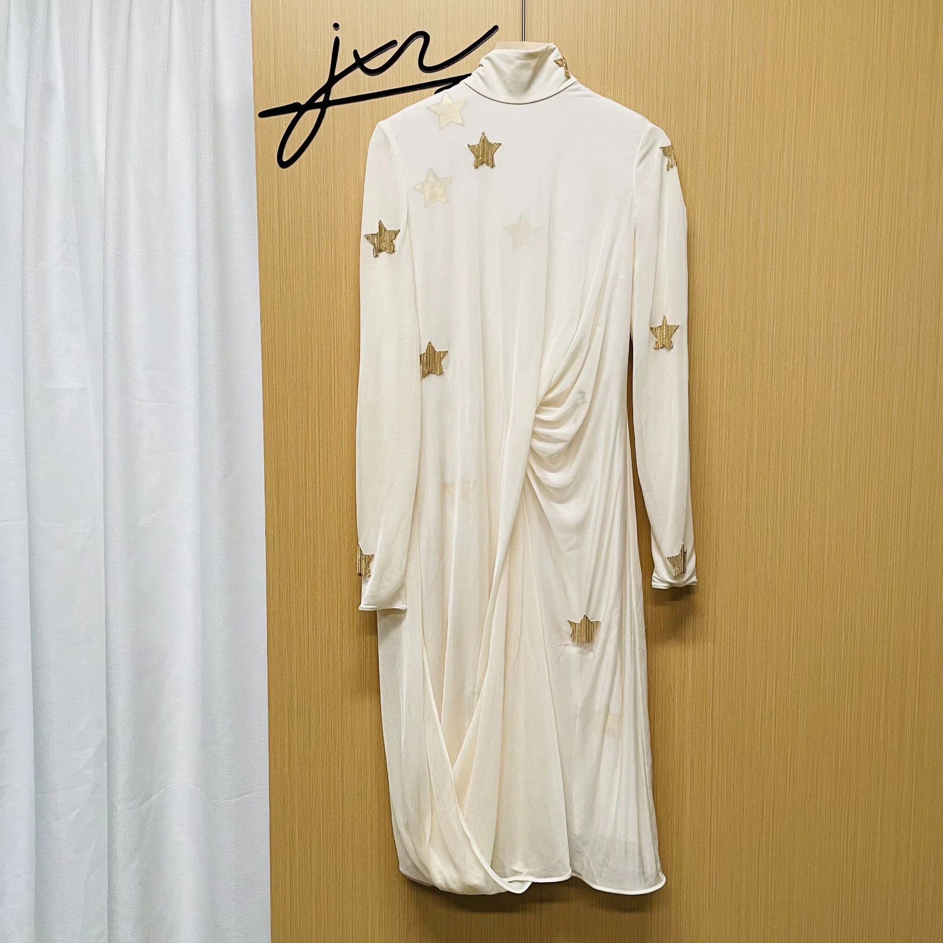 Burberry Burberry Wmns White Star Pleat LS Dress 36 99 New Size XS / US 0-2 / IT 36-38 - 1 Thumbnail
