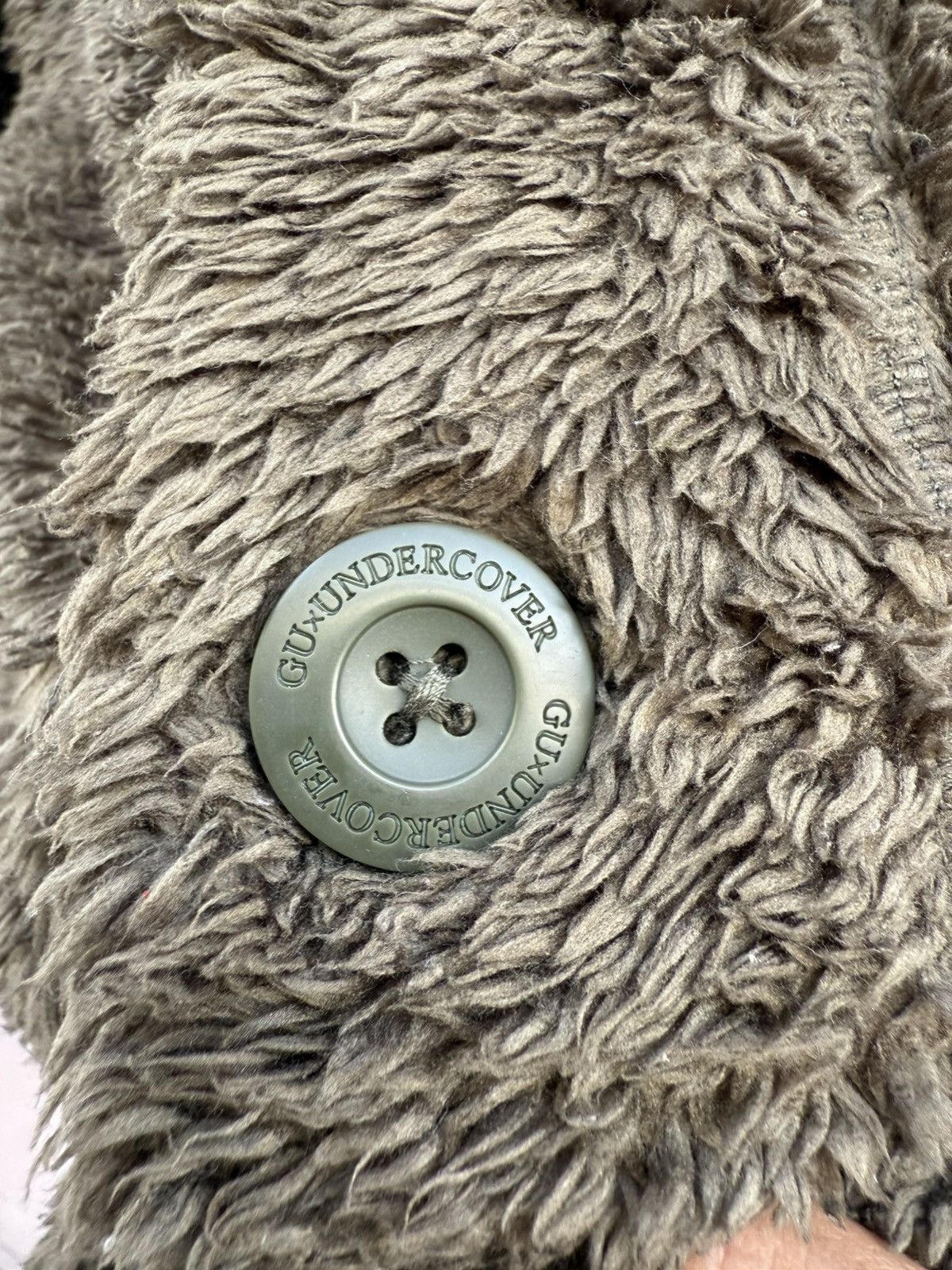 GU × Undercover GU x UNDERCOVER by JunTakahashi “Freedom” Open Collar Fleece Size US L / EU 52-54 / 3 - 6 Thumbnail