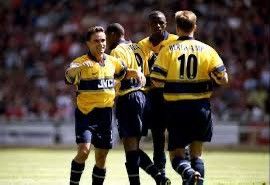 Vintage Arsenal 97/99 vintage away jersey Size US L / EU 52-54 / 3 - 10 Thumbnail