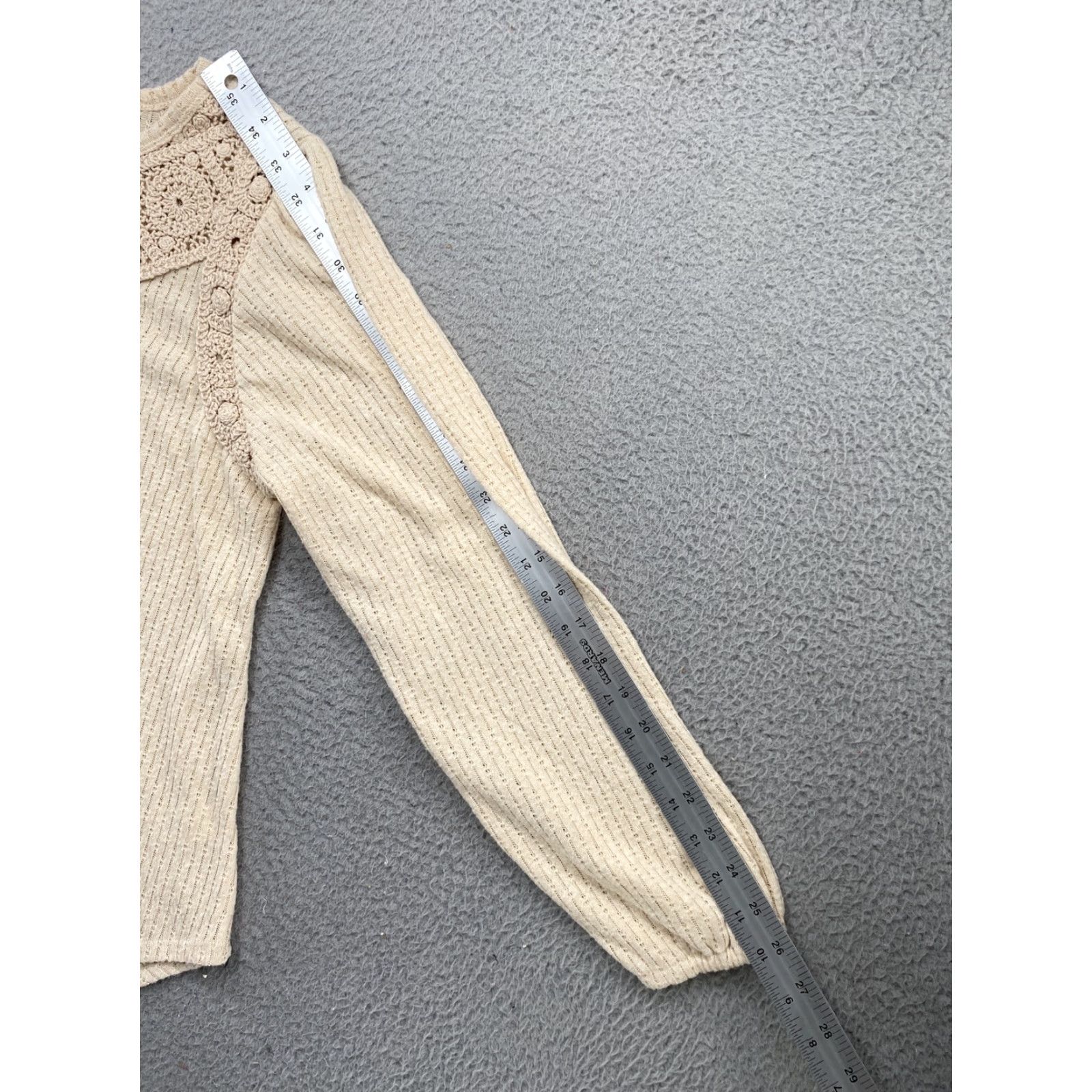 Vintage Maurices Women's Pullover Sweater in Size L Beige Lightweight Knit Rayon Blend Long Sleeve Size L / US 10 / IT 46 - 7 Thumbnail