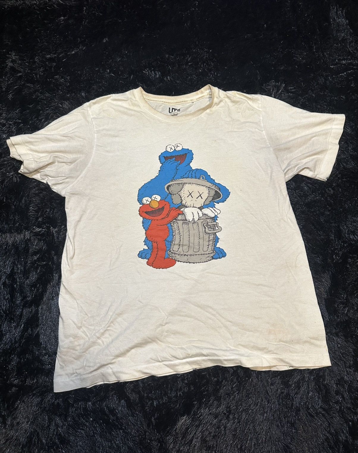 Kaws × Uniqlo Kaws x Uniqlo Size US L / EU 52-54 / 3 - 1 Thumbnail