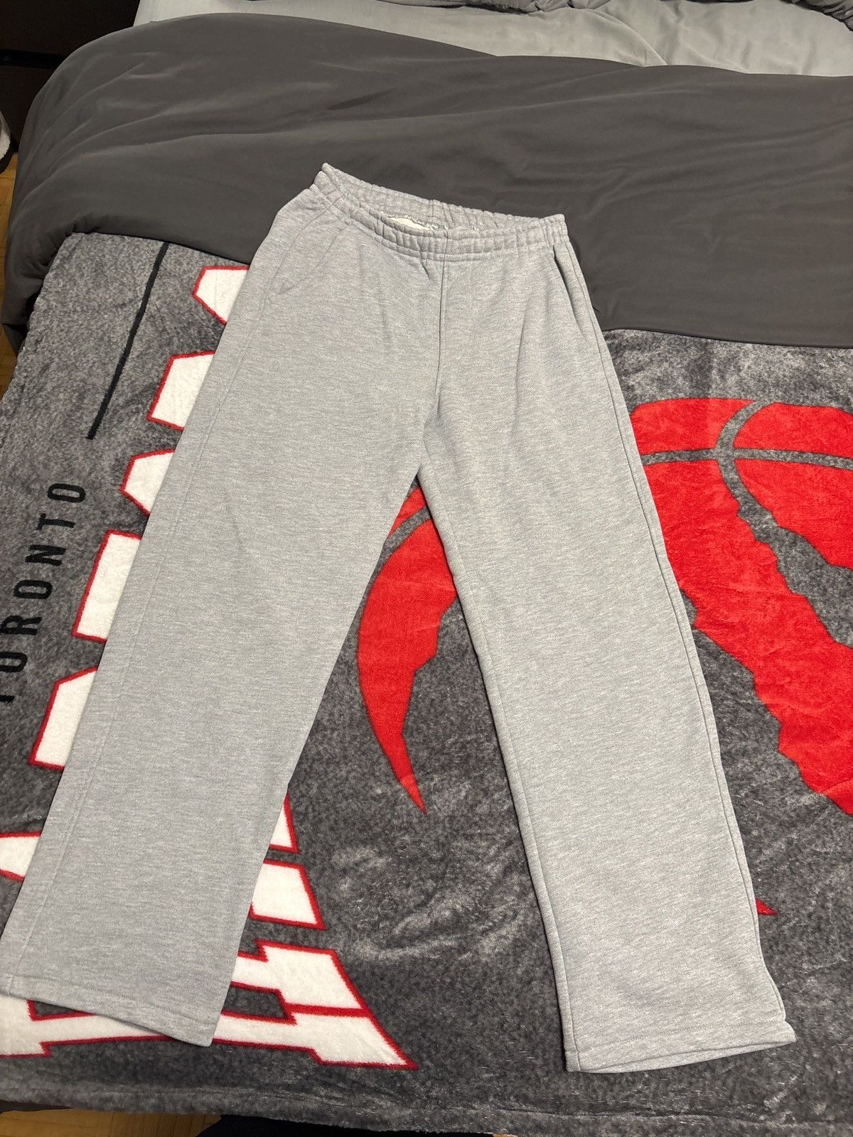Zara Zara straight leg sweatpants Size US 31 - 1 Thumbnail