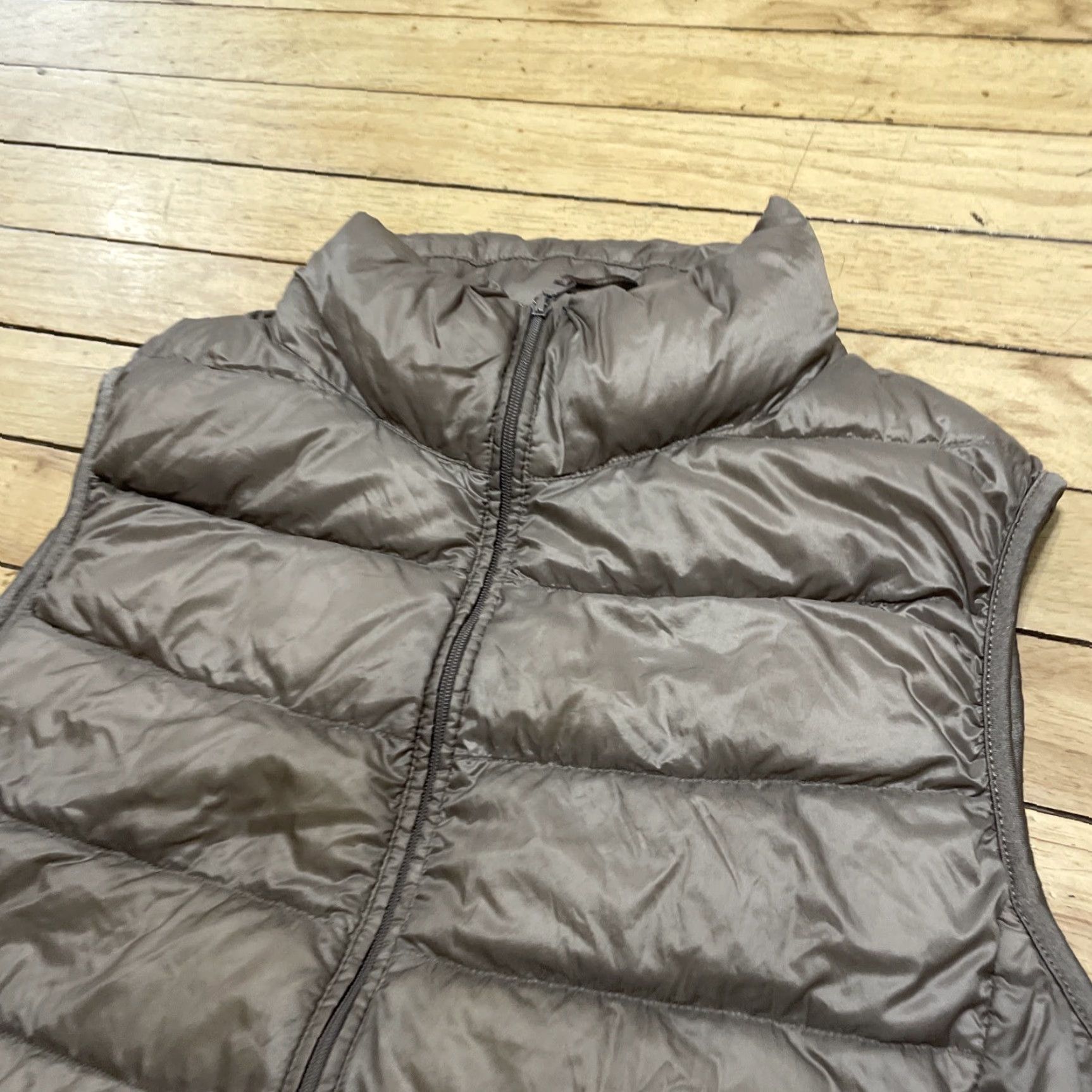 Uniqlo UNIQLO Adult Large Brown Ultra Light Down Puffer Vest Packable Outdoor Grunge Size M / US 6-8 / IT 42-44 - 4 Thumbnail