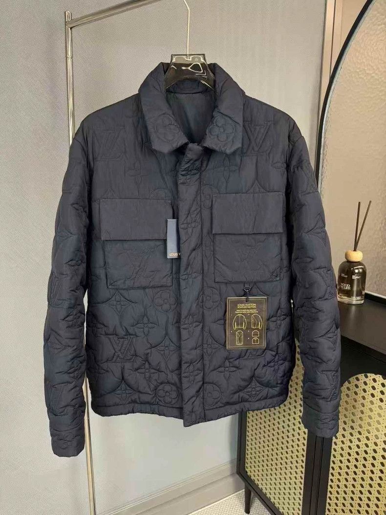 Louis Vuitton Louis Vuitton Black presbyopic embossed tag instruction cot Size US M / EU 48-50 / 2 - 1 Thumbnail