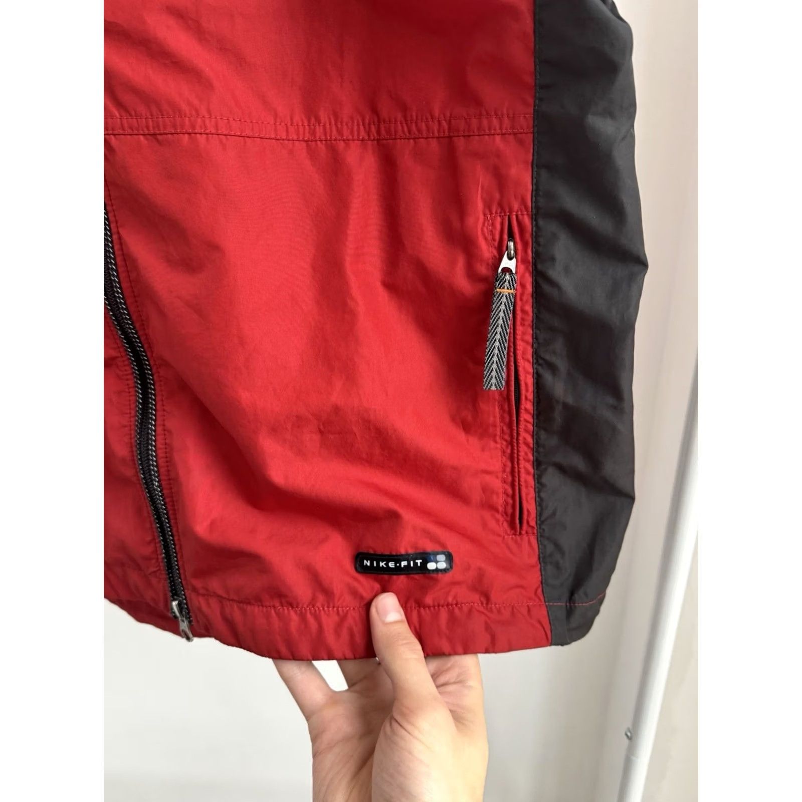 Nike VINTAGE Nike Vest Windbreaker Mens L Red Nylon 90s Sports Retro Casual Streetwear USA Nike Acg Size US L / EU 52-54 / 3 - 6 Thumbnail