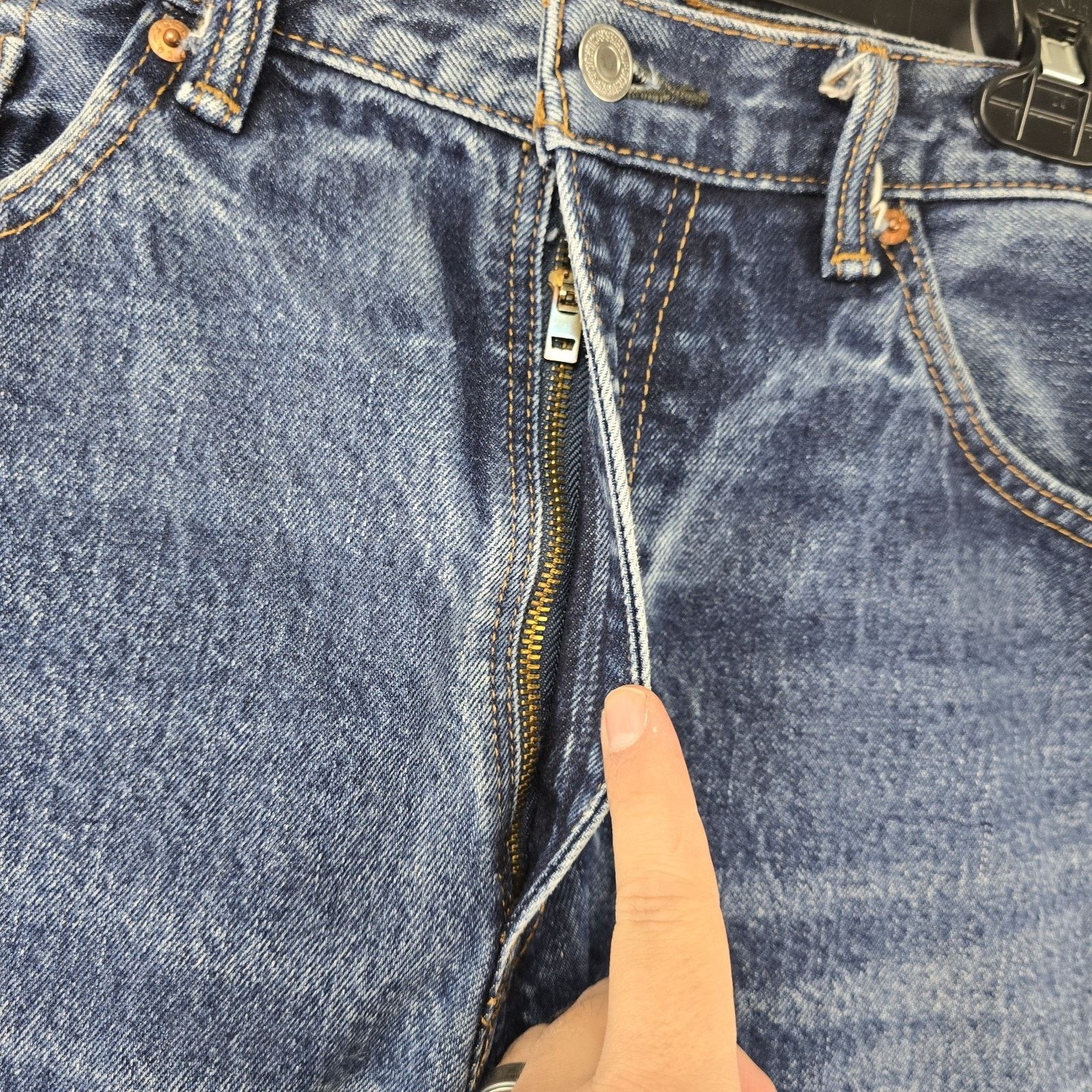 Levi's Vintage Levis 505 Jeans Mens 38x31 Blue Y2K Faded Whiskers Size US 38 / EU 54 - 3 Thumbnail