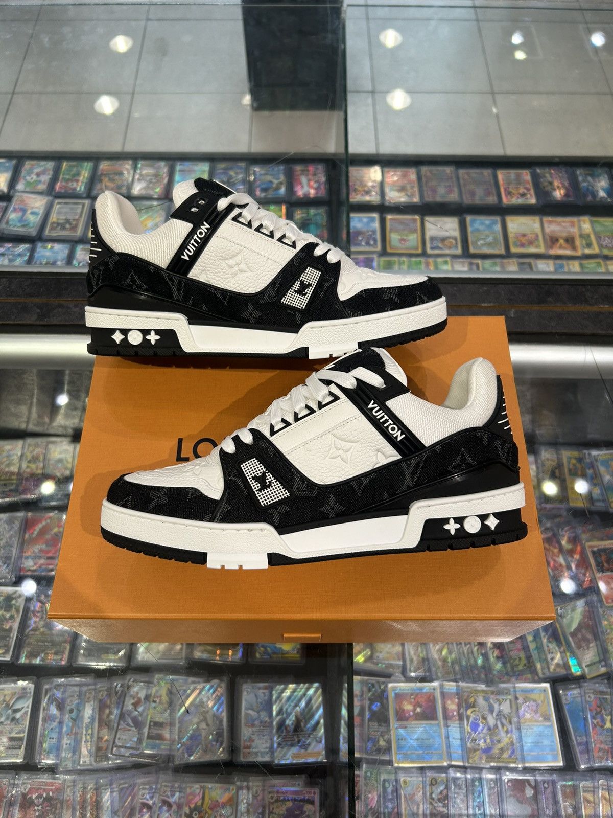 Louis Vuitton Louis vuitton trainer black white Size US 8 / EU 41 - 1 Thumbnail