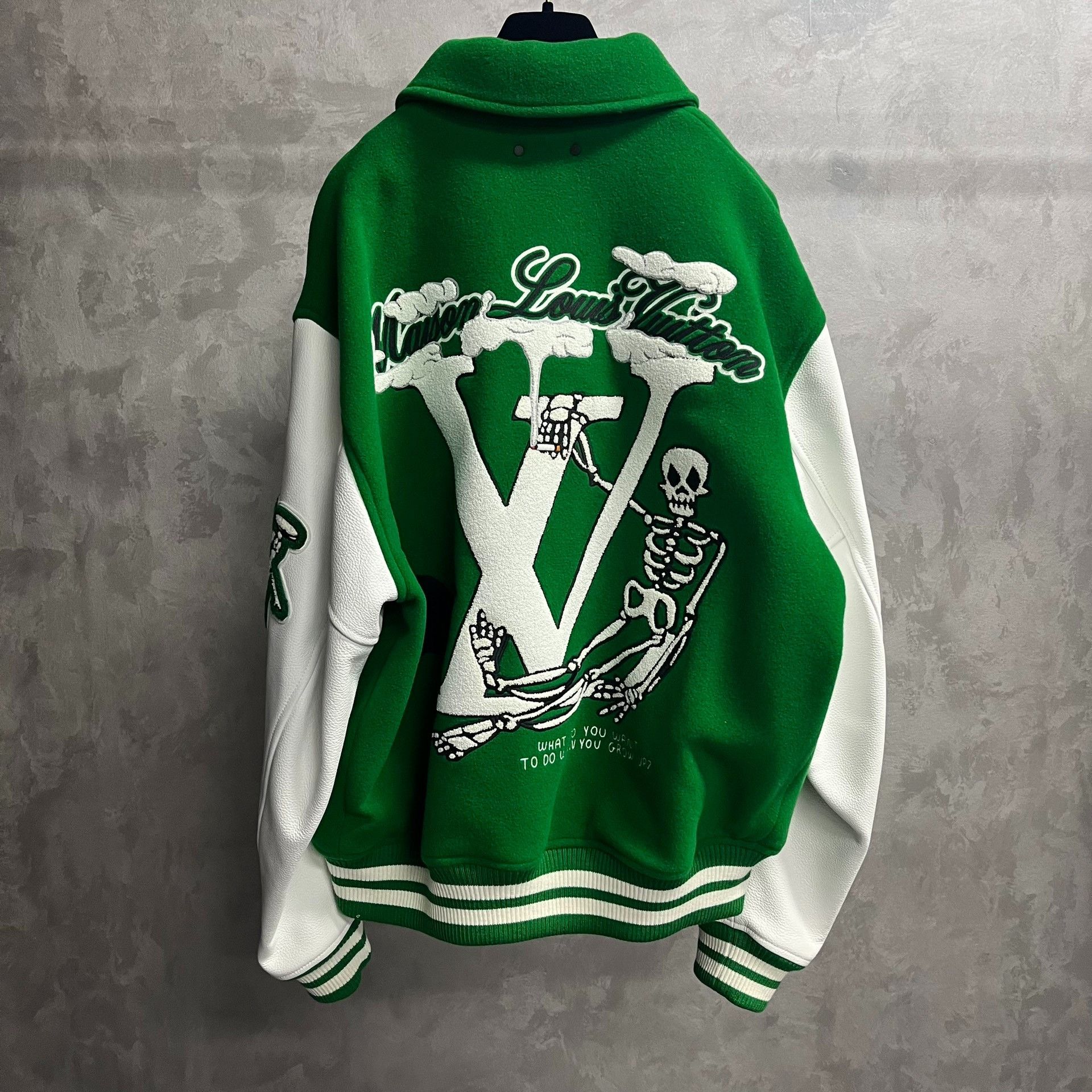 Louis Vuitton Louis Vuitton latest Wizard of Oz flocked embroidered logo Size US XL / EU 56 / 4 - 5 Thumbnail