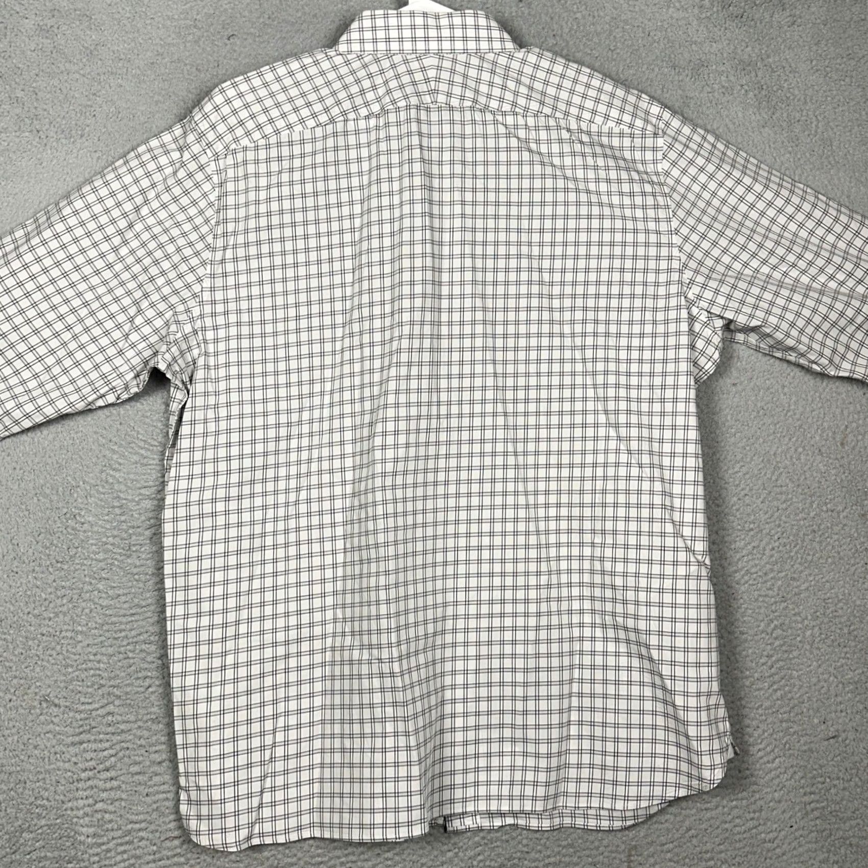 Banana Republic Banana Republic Shirt Mens XL White Black Grid Check Button Up EUC Size US XL / EU 56 / 4 - 2 Thumbnail