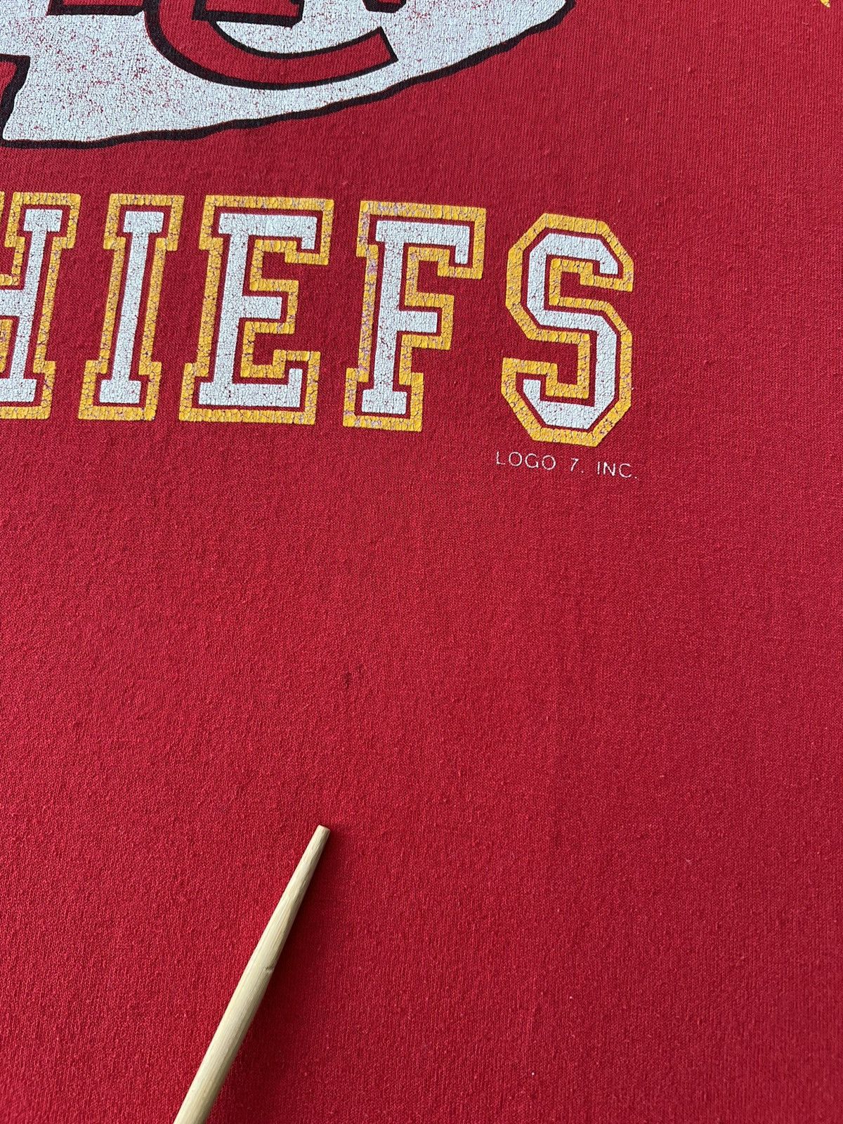 NFL Vintage 90s Kansas City Chiefs NFL Logo 7 T-shirt Size US XL / EU 56 / 4 - 6 Thumbnail