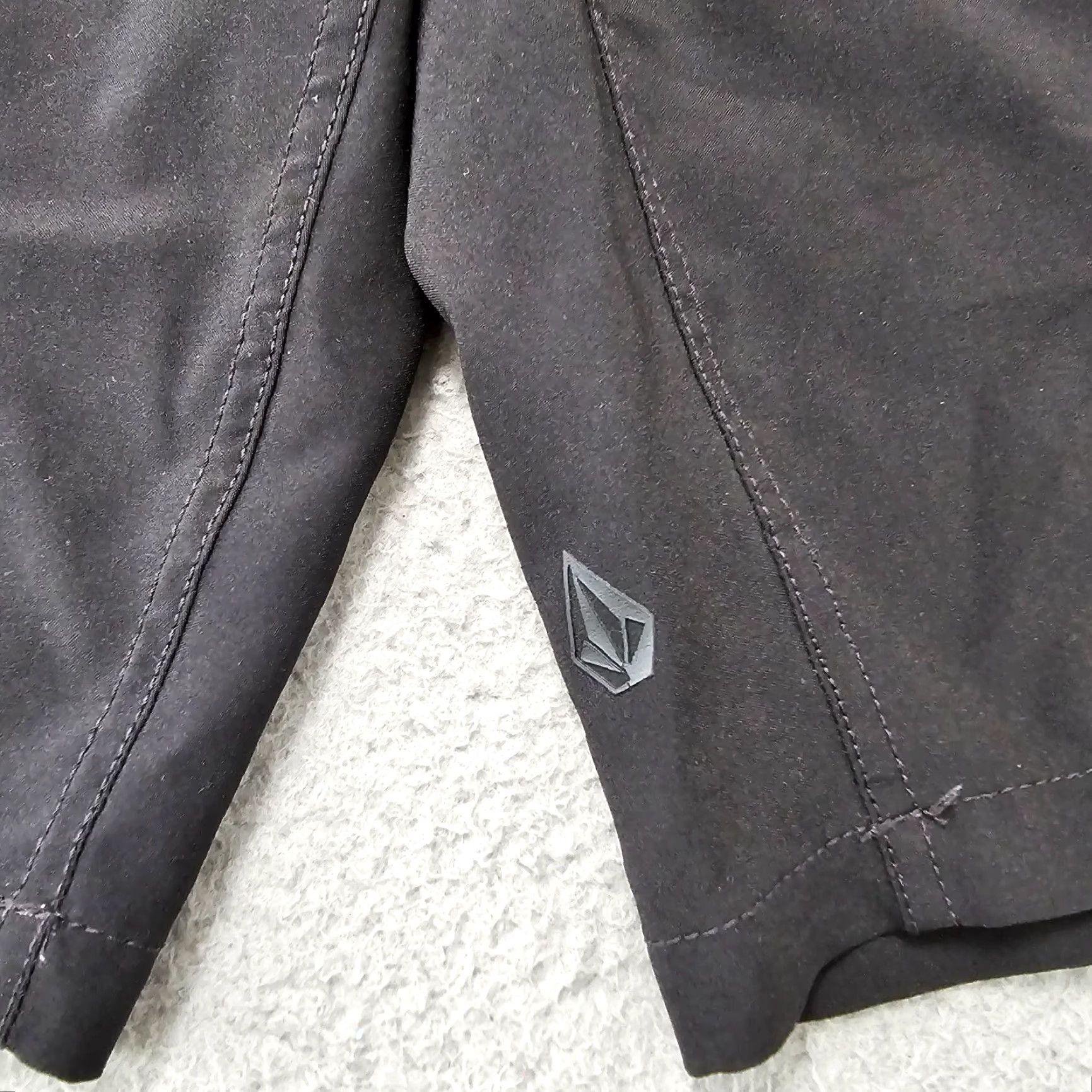 Volcom Volcom Shorts Mens 28 Black Chino Hybrid Casual Walk Skate Surf Turf Flat Front Size US 28 / EU 44 - 3 Thumbnail