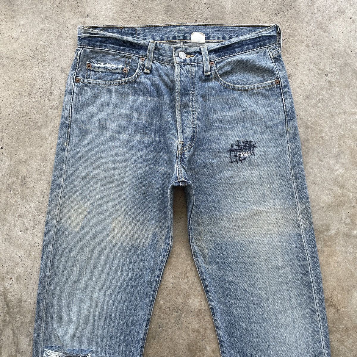 Jean × Levi's × Vintage Vintage Levi’s Fly Button Denim Jeans Pants Faded W32 Size US 32 / EU 48 - 3 Thumbnail