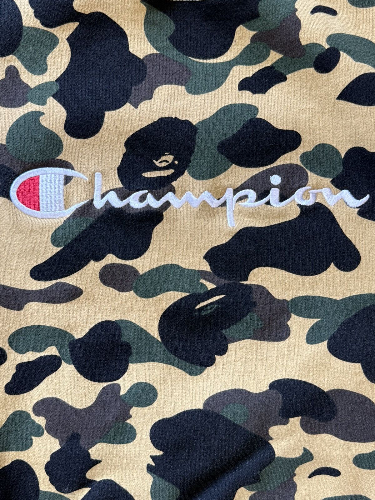 Bape × Champion FW17 Bape Champion 1st Camo Crewneck Size US L / EU 52-54 / 3 - 5 Thumbnail
