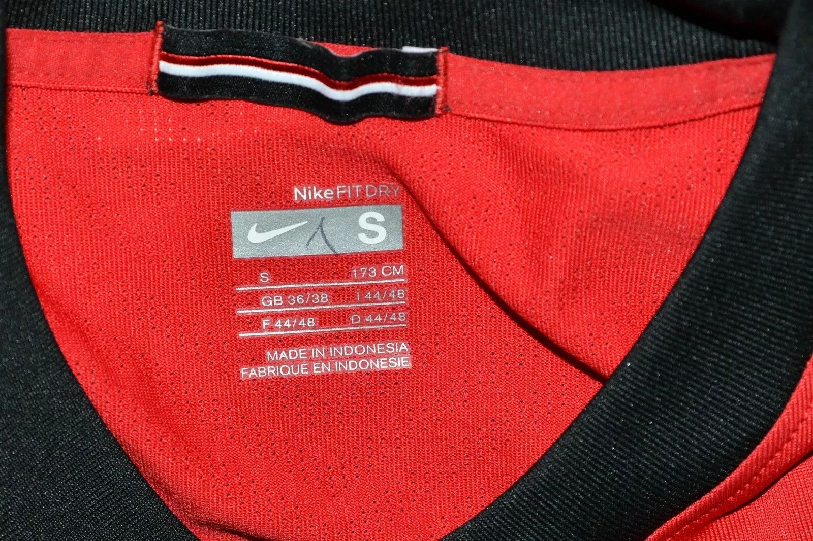 Nike MANCHESTER UNITED 2009/2010 SHIRT JERSEY NIKE SIZE S Size US S / EU 44-46 / 1 - 3 Thumbnail