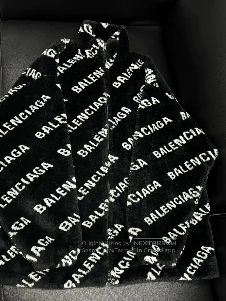 Balenciaga Balenciaga Full Print Letter Stand Collar Loose Shoulder S Size XXS / US 00 / IT 34 - 1 Thumbnail