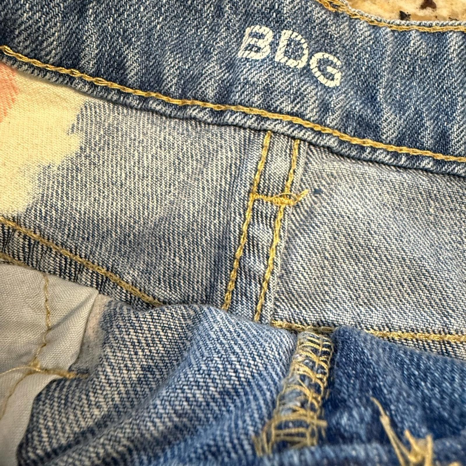 Bdg BDG pastel bleach & dyed distressed cutoff denim shorts 24” Size 24" / US 00 / IT 34 - 5 Thumbnail