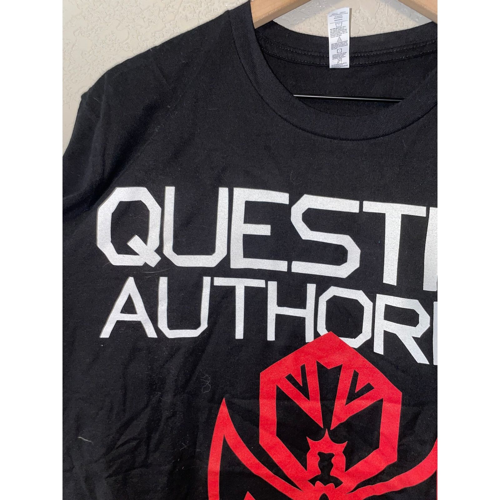 Alstyle True Blood Shirt HBO Tv Show Promo Question Authority Tee L Size US L / EU 52-54 / 3 - 2 Thumbnail