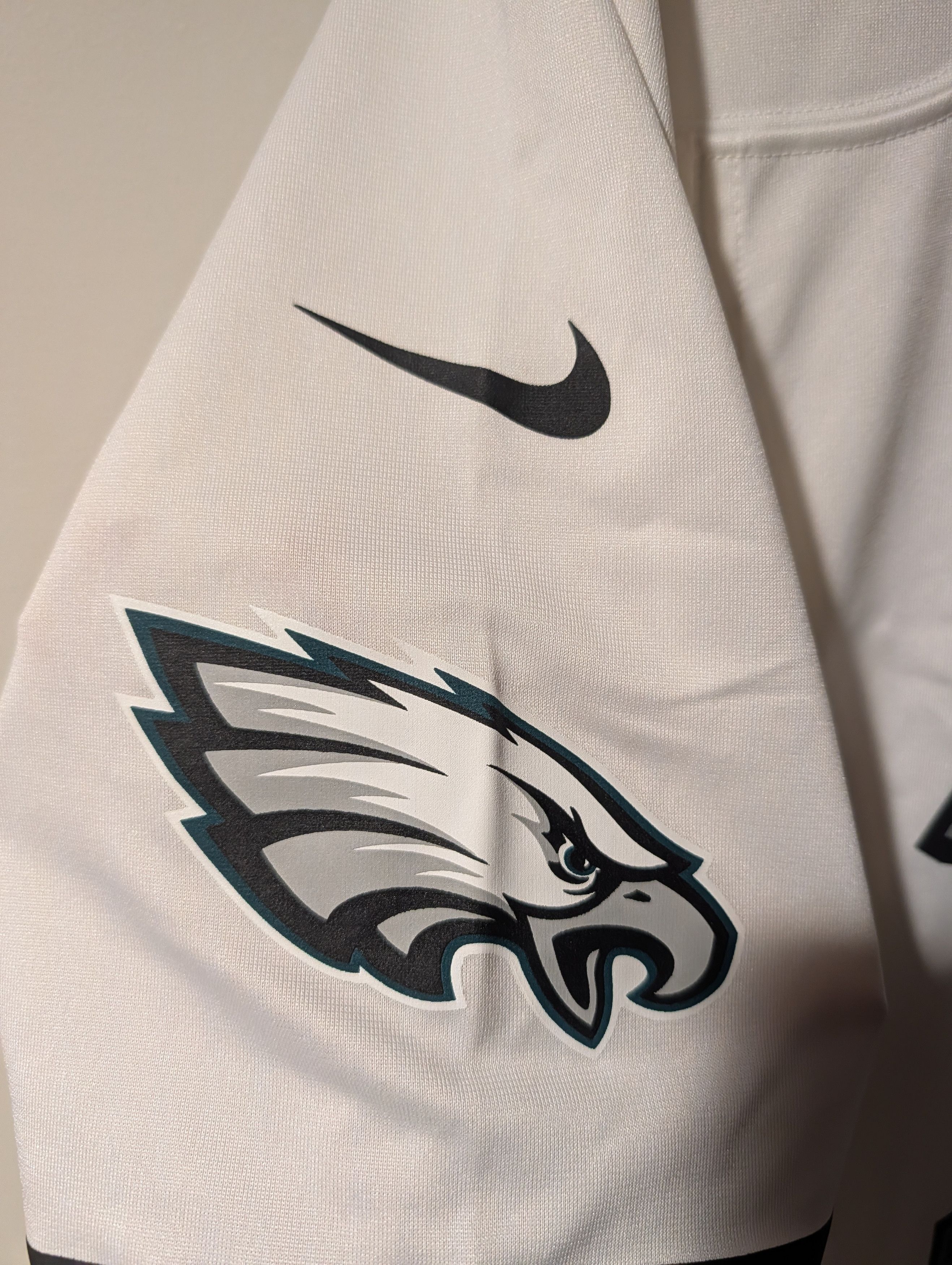 NFL Nike Philadelphia Eagles Carson Wentz #11 Jersey MED Size US M / EU 48-50 / 2 - 5 Thumbnail