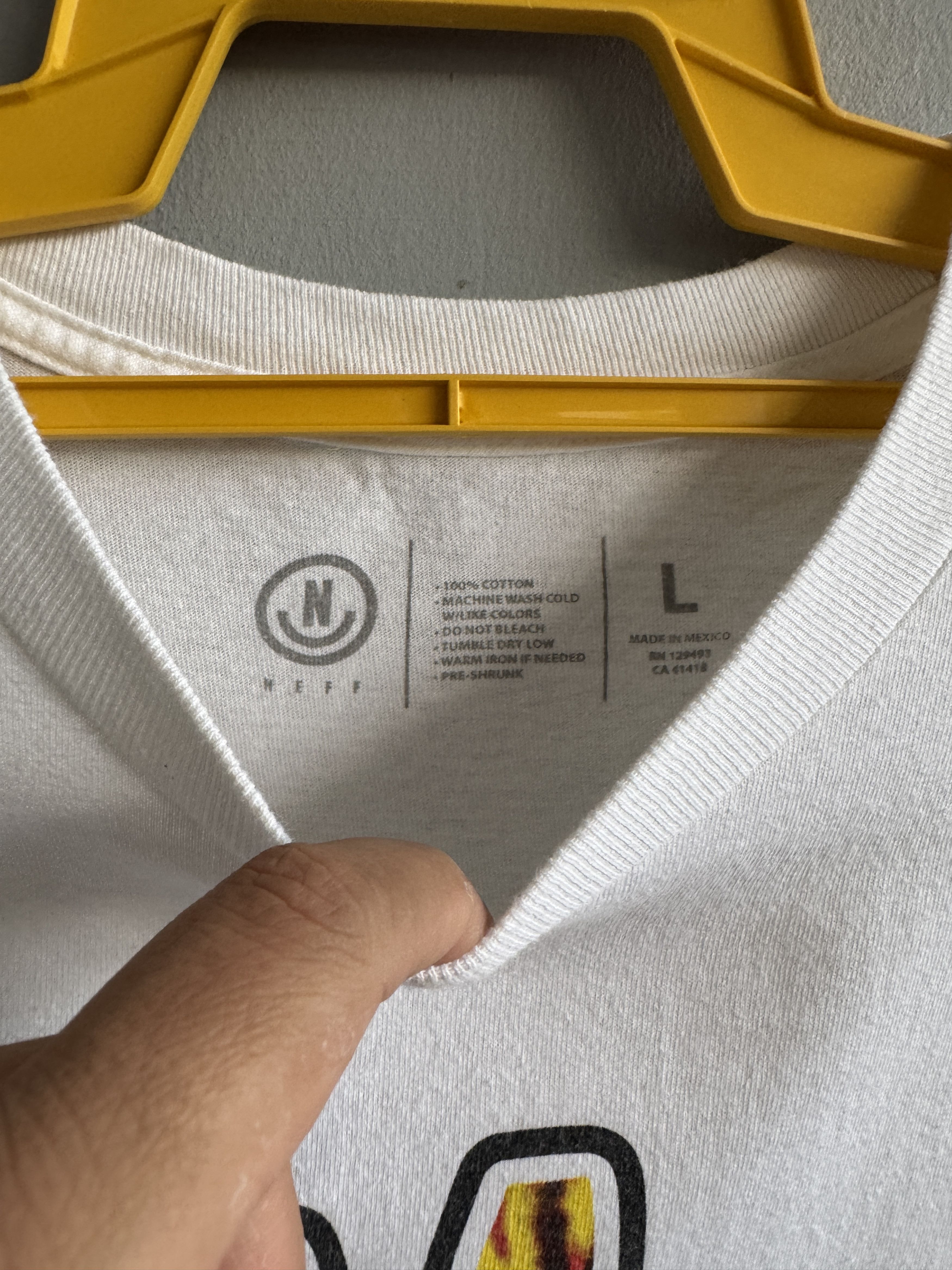 NEFF Neff Smiley Face Peace Finger Shirt Size US L / EU 52-54 / 3 - 3 Thumbnail