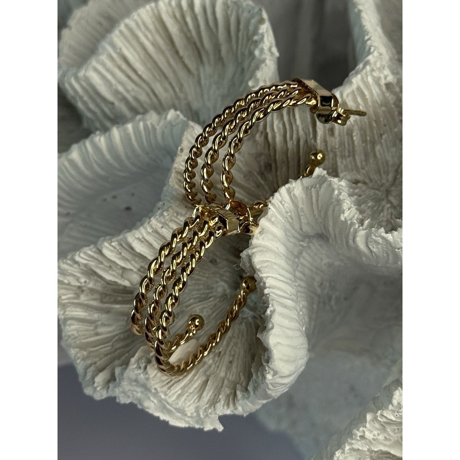 Jewelry GOLD PLATED EARRINGS LENGTH 1 INCH Size ONE SIZE - 3 Thumbnail